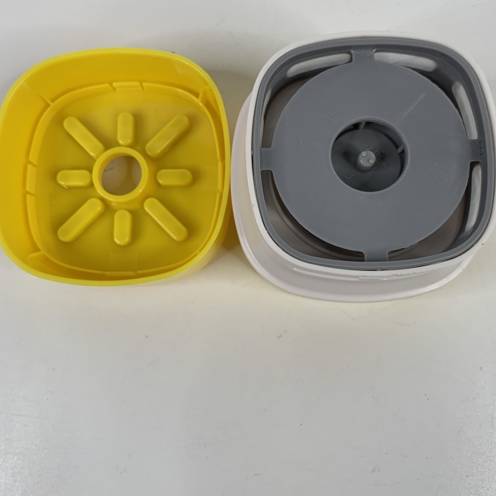 ODISTAR Desktop Vacuum Cleaner, Mini Table dust Sweeper Energy Yellow - Picture 9 of 11
